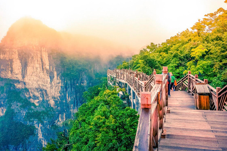 Tour Hà Nội - Nga Mi Sơn - Lạc Sơn Đại Phật - Cửu Trại Câu - Công viên gấu trúc 5N4Đ