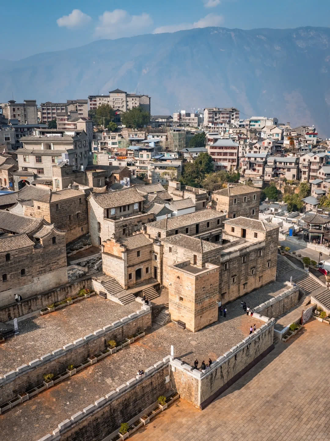 Tour Lào Cai – Hà Khẩu – Hồng Hà – Mã Bang Cổ Trấn – Thạch Bình Cổ Trấn – Mông Tự 3N2Đ